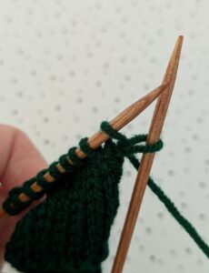 casting on knitwise at beginning of row