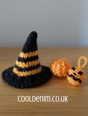 hat and pumpkin